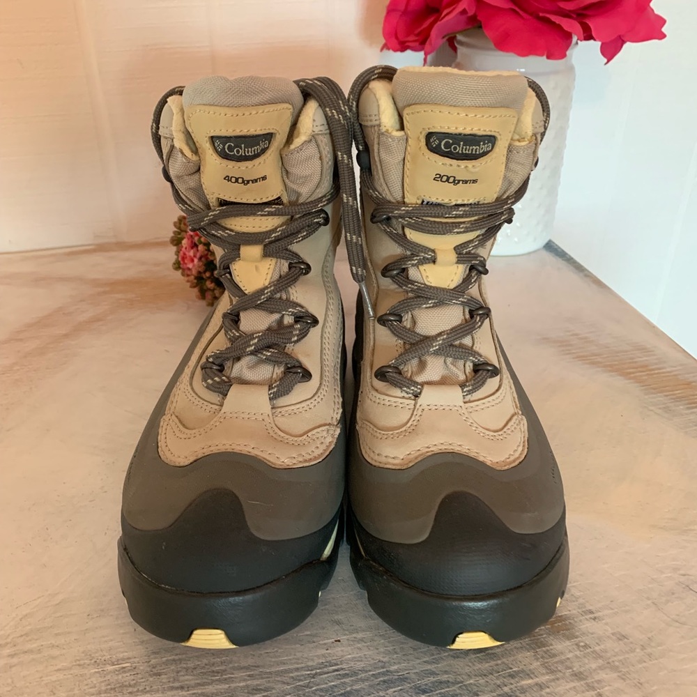 COLUMBIA all weather boot